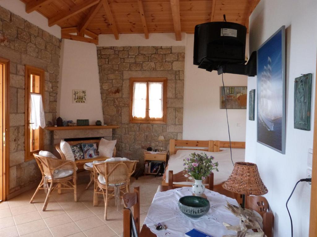Apartamento Trisilio Kardamyli Habitación foto